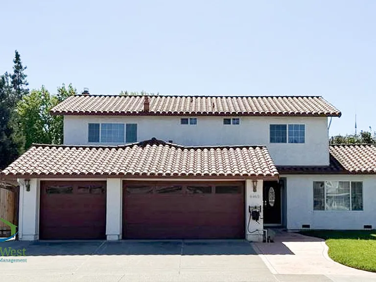 6465 Sussex Pl — Photo 1
