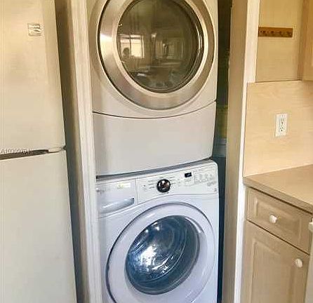 4th image of 8090 W 28th Ct Unit 204