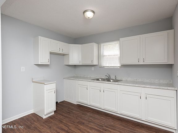 4th image of 1431 W 33RD Street