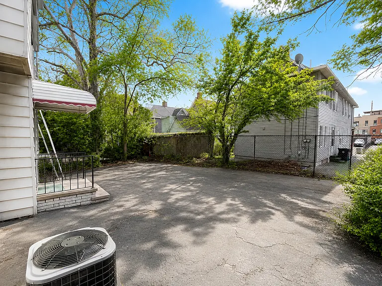 1910 Coltman Rd #3 — Photo 7