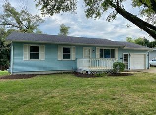 137 Peachtree Ln, Woodstock, IL 60098