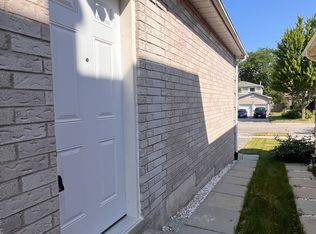 1054 Leslie Valley Dr #BASEMENT, Newmarket, ON L3Y 7C6