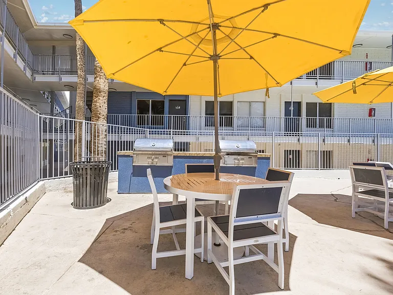 Thrive Tempe Apartments — Photo 28