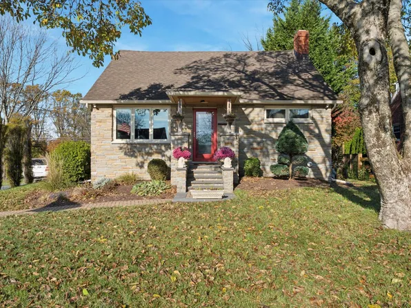 27 Mary Jane Ln #808, Newtown Square, PA 19073