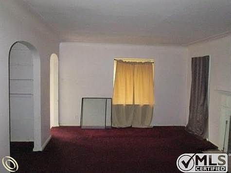 5-Living Room View 1.JPG