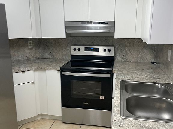 4th image of 9731 Fontainebleau Blvd #304