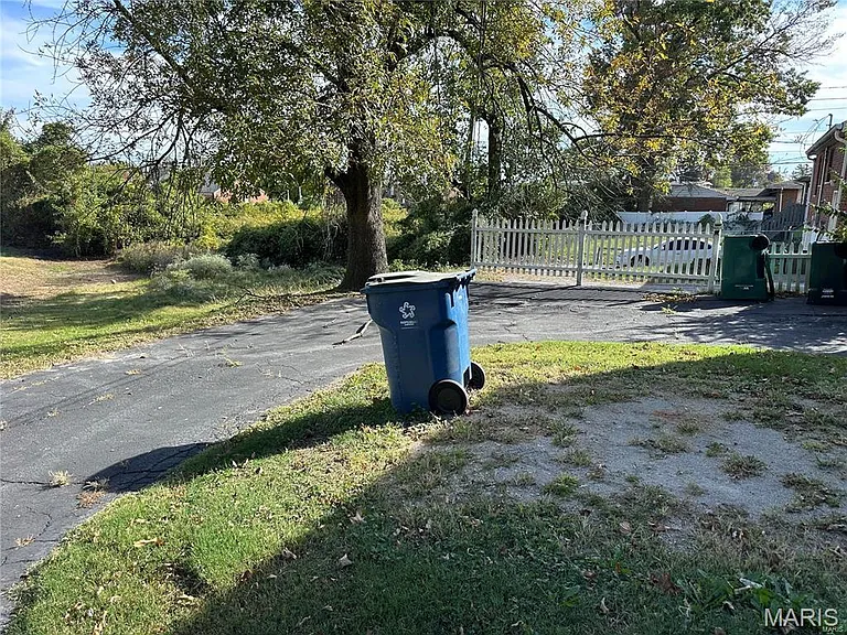 815 Fontaine Pl — Photo 15
