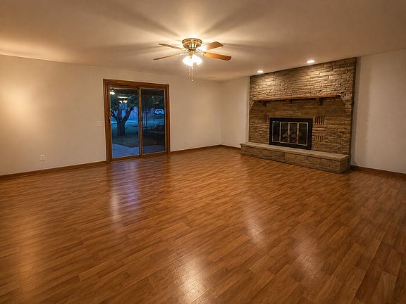 3rd image of 1908 Lakeview Dr