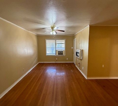 3rd image of 212 Jewel St APT E