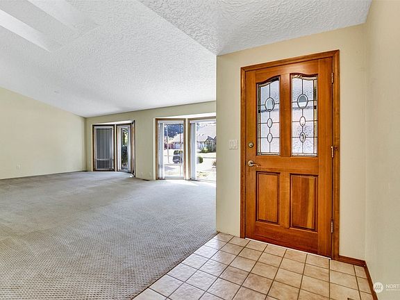 4th image of 3010 NE 113th Street