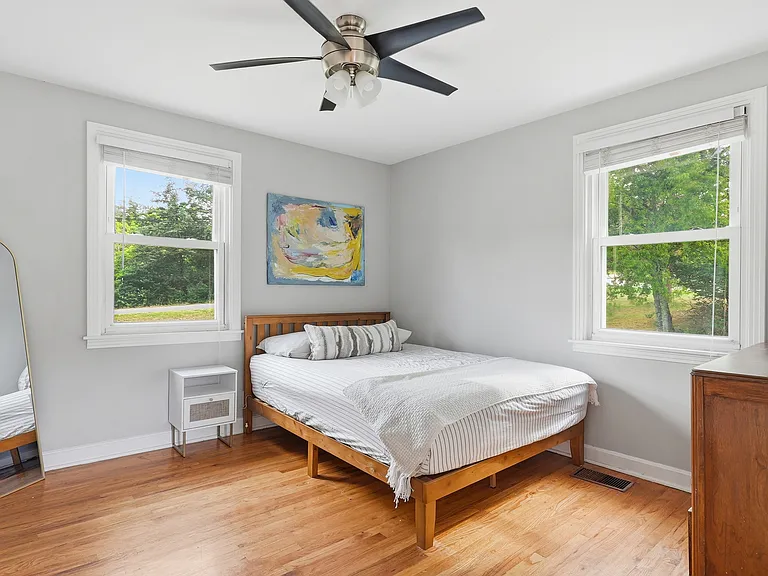 368 Oakview Dr — Photo 33