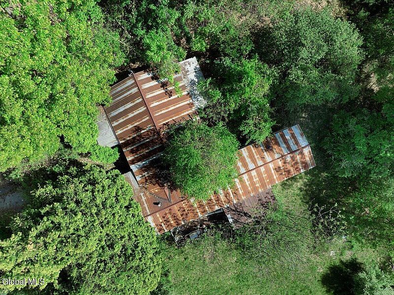 4th image of 102 Barney Road