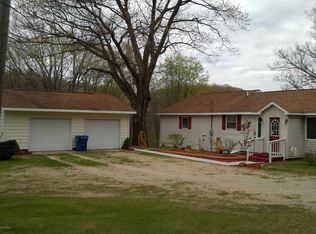 2109 N Wisner Ave, White Cloud, MI 49349