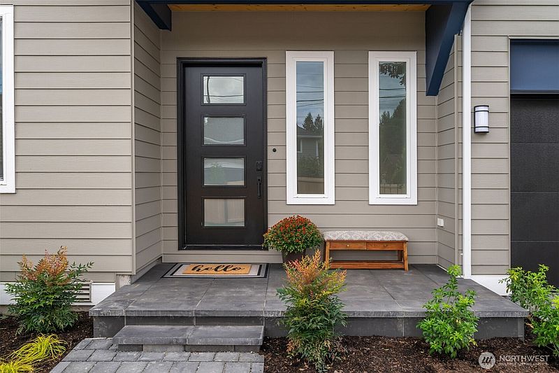 3rd image of 16725 8th Avenue NE