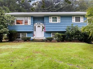 17 Montclair Ave, Airmont, NY