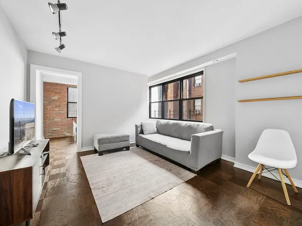 330 Third Avenue image 2 of 14