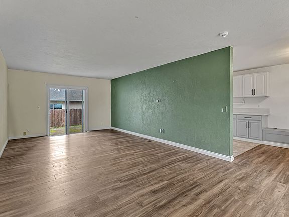 5th image of 2227 Sidney Ave
