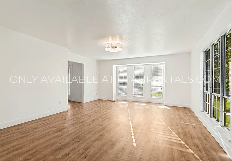 960 N Eastview Dr — Photo 32