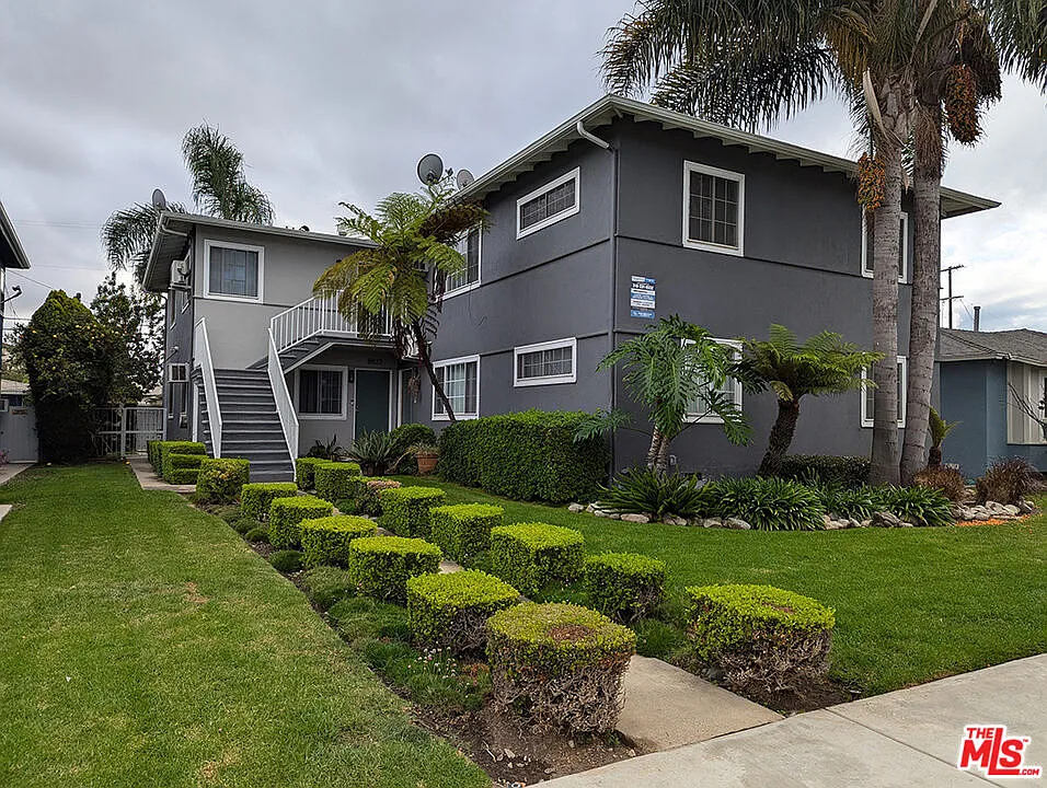Photo 1 of 20 - 8818 Ramsgate Ave #8822-1/2 - Los Angeles, CA Primary Photo - 8818 Ramsgate Ave #8822-1/2