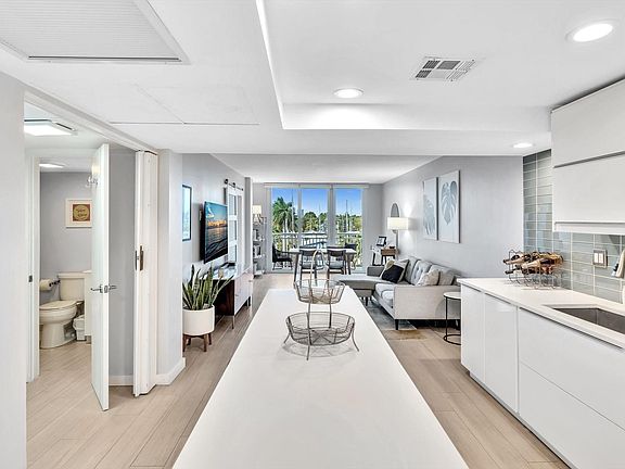 4th image of 155 Isle Of Venice Drive #501
