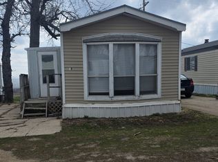 1500 S 3rd Ave #10, Sheldon, IA 51201