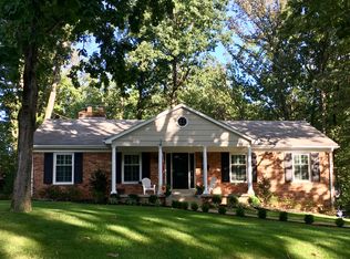 8904 Colesbury Pl, Fairfax, VA 22031