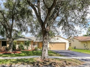 13731 Roanoke St, Fort Lauderdale, FL 33325