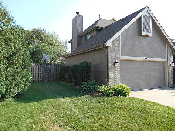 3rd image of 1004 Hogan Dr