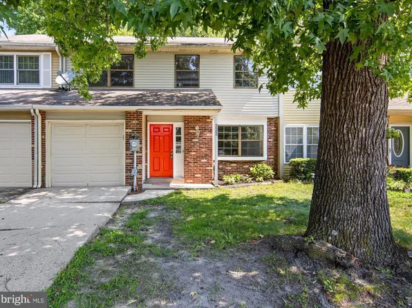 222 Shady Ln, Marlton, NJ 08053