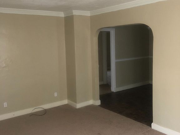 3rd image of 3745 Fairoaks Ave