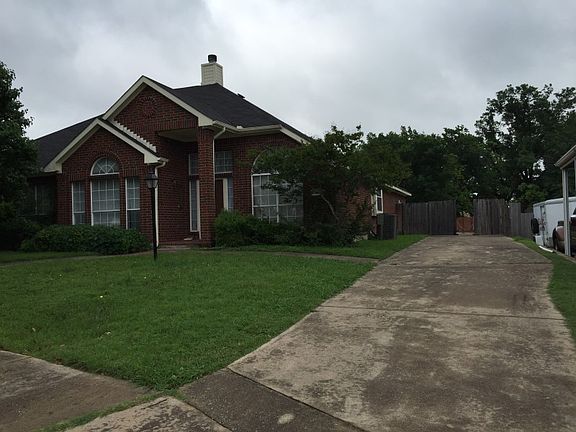 2nd image of 2408 Parkchase Cir
