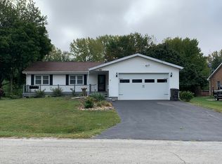 1102 S Quincy St, Clinton, IL 61727