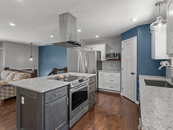 3rd image of 2545 S Ridge Ln