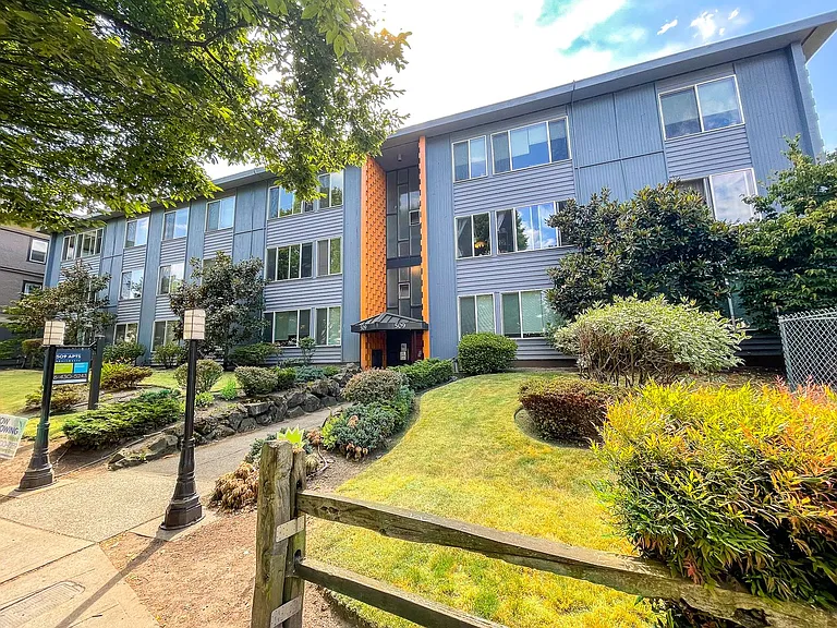 509 Apartments — Photo 16