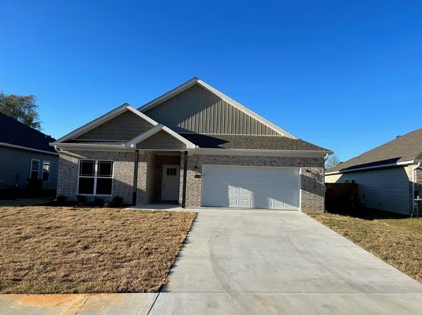 3530 Village Walk Dr, Bryant, AR 72022