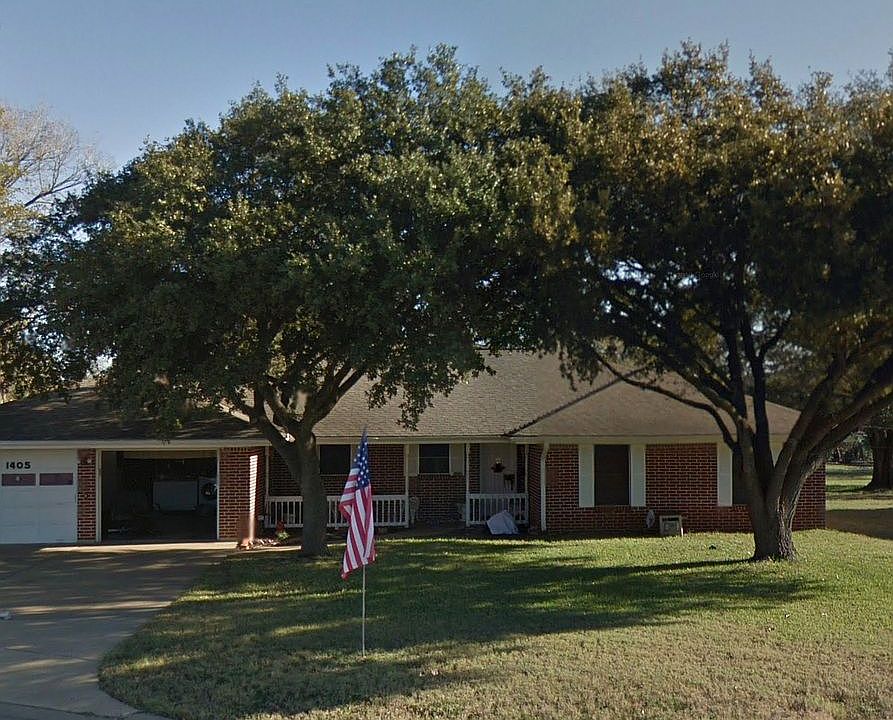 1st image of 1405 Woodland Dr