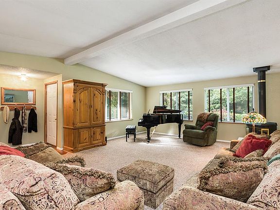 4th image of 3995 SE Stonehill Ln