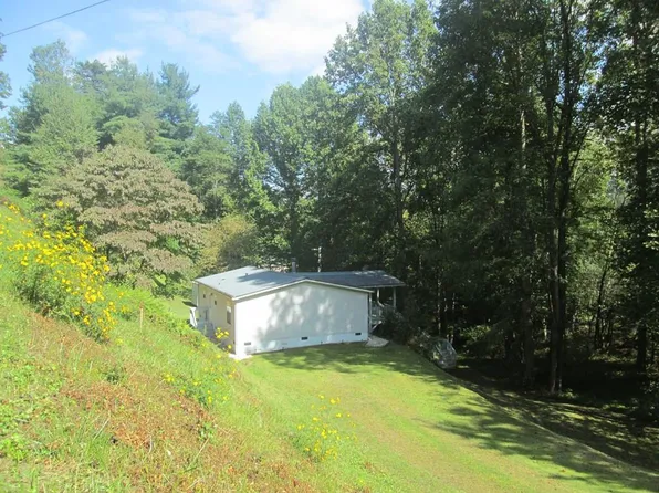 130 Bent Pine Trl, Sylva, NC 28779