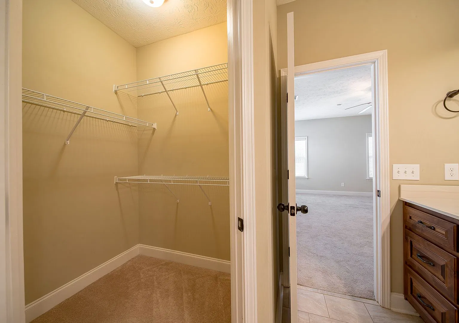 4BR/2.5 baths home in North Columbus! — Photo 4