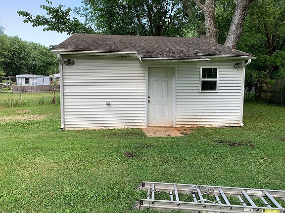 5th image of 128 Shady Dr