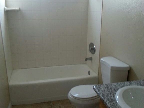 5th image of 7104 Garden Dr