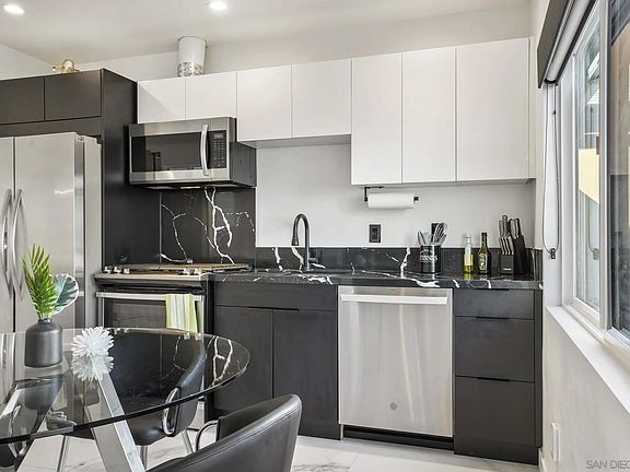 4th image of 4915-17 Voltaire St