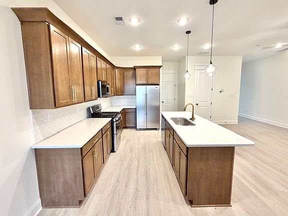 5th image of 4859 Chatelet Dr