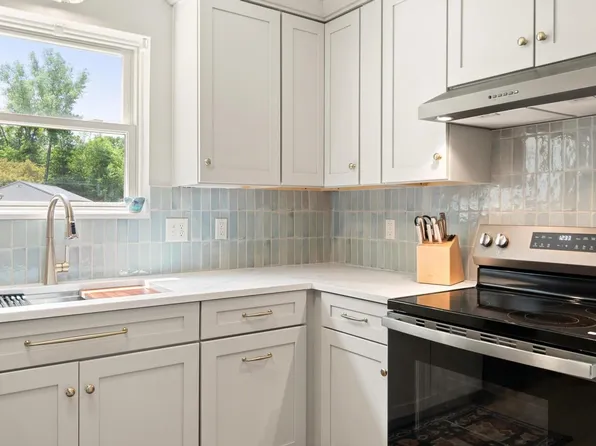 14 Hideaway Lane, Williston, VT 05495
