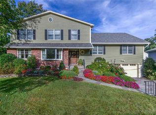 135 Maywood Rd, New Rochelle, NY 10804