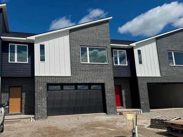 470 Aldon Cir, Green Bay, WI 54304