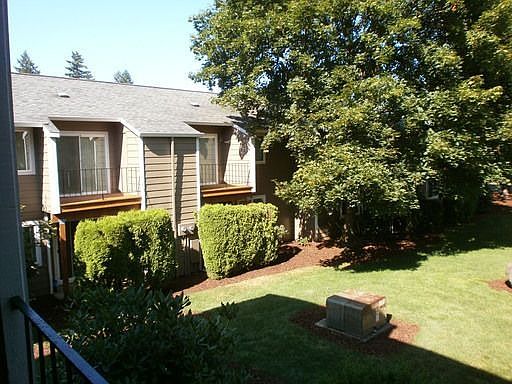2nd image of 17970 NE Oregon St