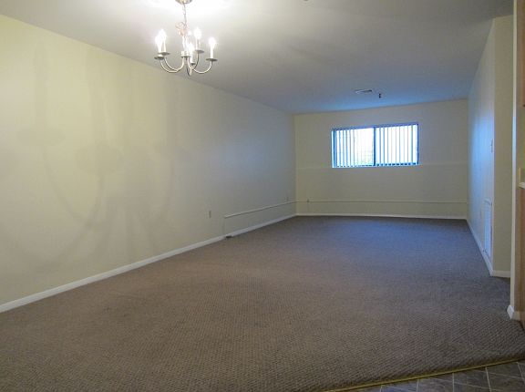 2nd image of 115 Abbott Farm Ln #115