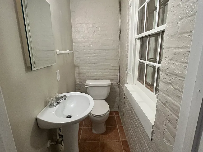 340 N Market St — Photo 51