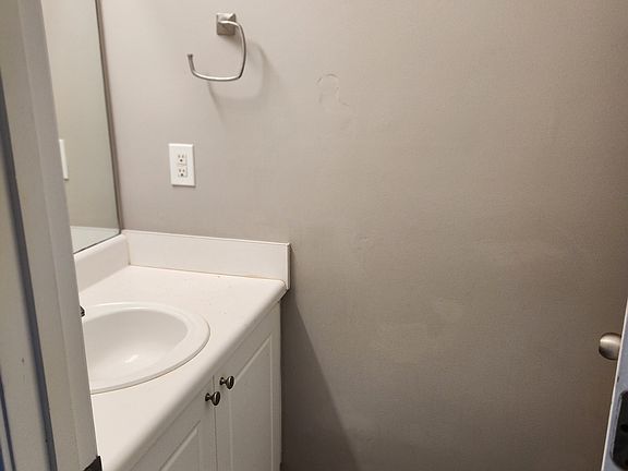 5th image of 334 Goldenrod Dr